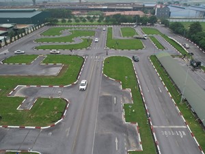 Sát hạch cấp giấy phép lái xe: Cần bỏ phần thi mô phỏng