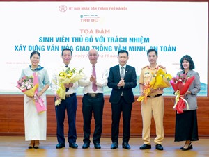 Sinh viên Thủ đô với sứ mệnh xây dựng văn hoá giao thông văn minh, an toàn