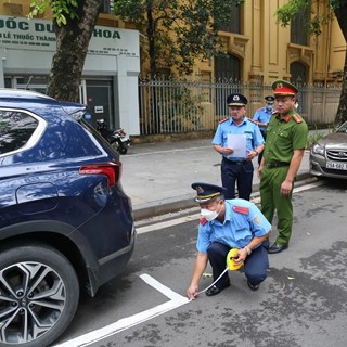 Hà Nội "siết" hoạt động trông giữ xe