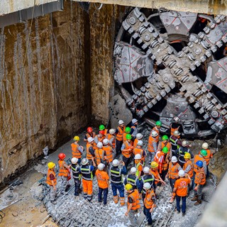 Robot đào hầm “Thần Tốc” hoàn thành khoan 4km xuyên lòng đất về đích