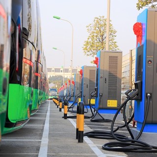 Hà Nội sẽ ban hành Nghị quyết hỗ trợ người dân chuyển đổi phương tiện xanh