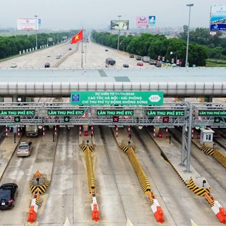 Chuyển đổi tài khoản giao thông: Tiện lợi nhưng cũng băn khoăn