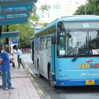 Tạm dừng 19 tuyến xe buýt theo phương án cấm đường phục vụ diễu binh