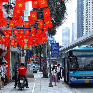 Nhân lên hình ảnh đẹp, thân thiện của xe buýt Thủ đô