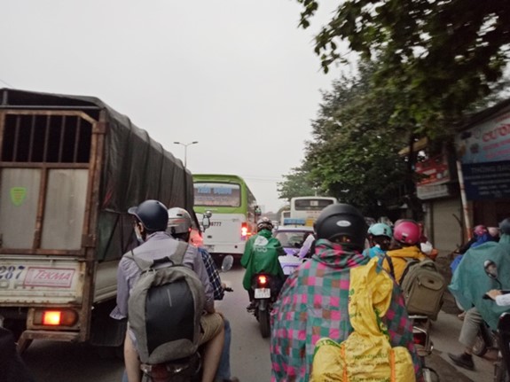 Giao thong Ha Noi un u cuc bo ngay cuoi ky nghi le Gio To Hung Vuong - Hinh anh 8