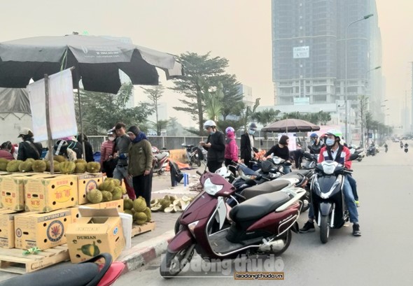 Cần xử lý nghiêm tình trạng lấn chiếm vỉa hè để buôn bán can xu ly nghiem tinh trang lan chiem via he de buon ban