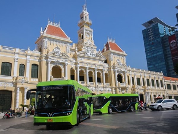 Hà Nội: chuẩn bị vận hành 5 tuyến xe buýt điện nhỏ và trung bình