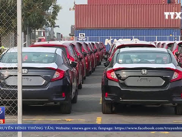 Gần 400 ôtô dưới 500 triệu đồng về Việt Nam mỗi ngày