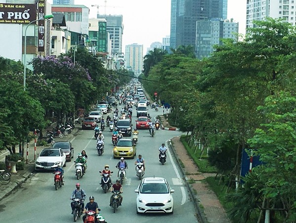 Xén dải phân cách để mở rộng đường Liễu Giai - Văn Cao: Nên hay không?