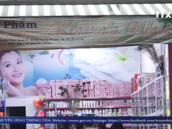 Nguy cơ mất an toàn giao thông do đèn led quảng cáo