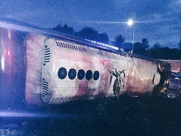 Đồng Nai: Tai nạn xe khách khiến 2 người tử vong, 17 người bị thương