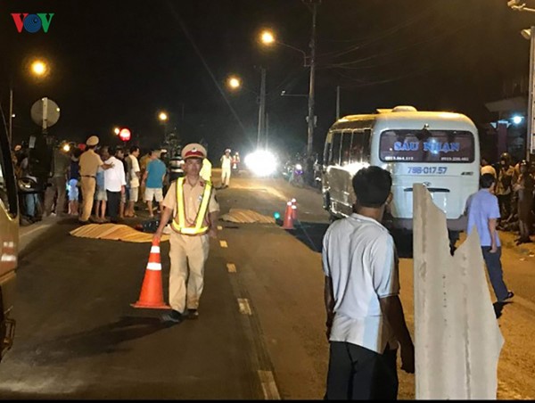 2 vợ chồng ở Bình Định tử vong khi va chạm với xe tải