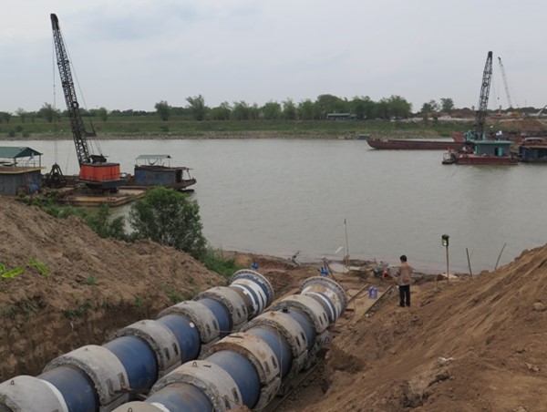Cấm tàu trên sông Hồng qua Hà Nội trong 5 ngày để thi công đường ống nước sạch