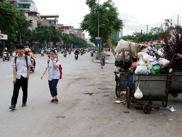 Đường kiểu mẫu Thủ đô nhếch nhác vì rác