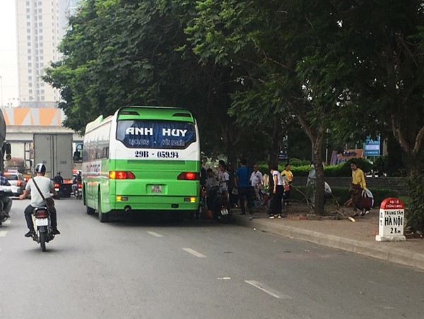 Xe khách Anh Huy Đất Cảng liên tiếp lập “bến cóc” trên đường Hà Nội