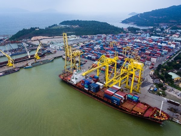 Công bố mở 6 cảng cạn để “chia lửa” với cảng biển