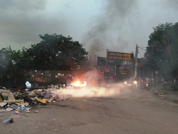 Hệ lụy của núi phế thải trên đường Vành đai 2,5