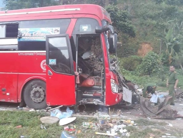 Thông tin bất ngờ về xe khách gặp nạn trong tai nạn thảm khốc ở Hòa Bình sáng nay