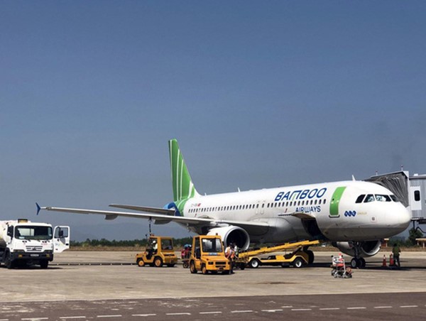 “Nóng” cuộc đua giành thị phần hàng không 