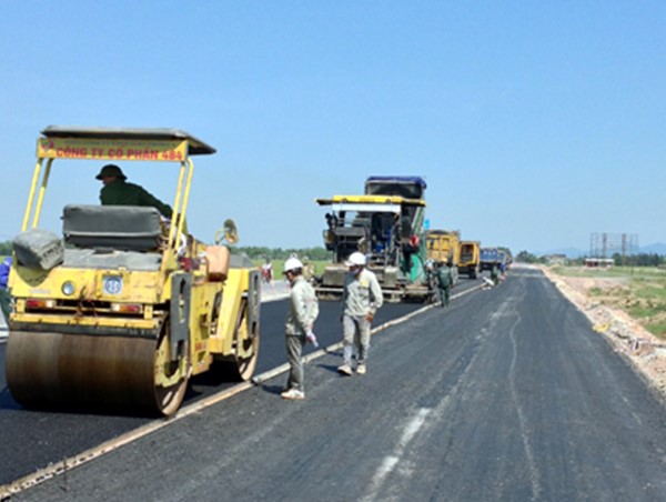 Quảng Ngãi: Đề nghị dân giao mặt bằng để thi công Quốc lộ 1A