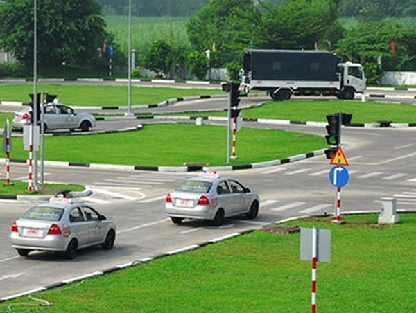 Chi tiết 100 câu hỏi “liệt”, trả lời sai là trượt trong bộ đề thi sát hạch bằng lái xe mới