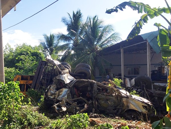 Vụ 2 ô tô rớt khỏi cầu Hàm Luông: Do xe cẩu mất phanh tuột dốc