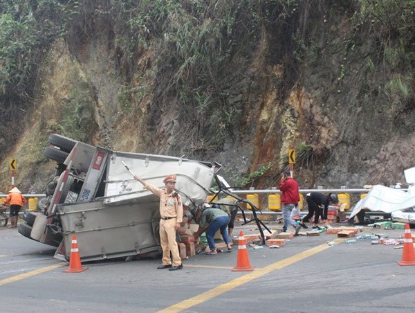 Quốc lộ 6 liên tiếp xảy ra TNGT, Ủy ban ATGT Quốc gia chỉ đạo “nóng”