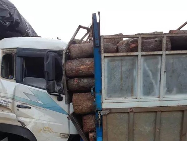 Thương tâm: Cụ ông 80 tuổi bị kéo lê và tử vong dưới bánh xe khách giường nằm