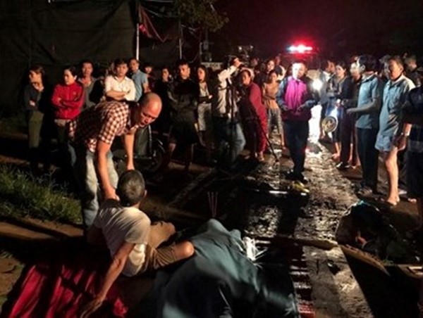 Đắk Lắk: Tài xế khai gì sau vụ lật xe khiến 1 người chết, 13 người bị thương?