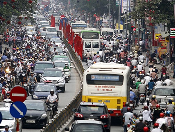 Cao điểm Hà Nội trưa 18/7: Nhiều sự cố, va chạm giao thông 