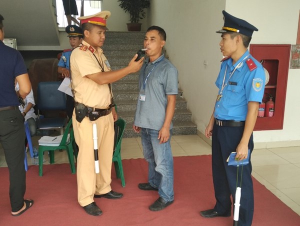 Hà Nội: Phát hiện 1 tài xế dương tính với ma túy khi đang điều khiển phương tiện