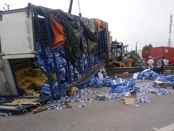 Từ tai nạn thảm khốc trên Quốc lộ 5: Khảo sát làm đường gom, xây cầu vượt