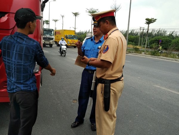 Hà Nội: Kiểm tra công ty dịch vụ vận tải, phát hiện tài xế dương tính với ma túy