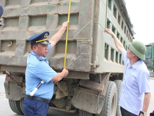 Tái diễn nạn xe quá tải trên hàng loạt tuyến quốc lộ