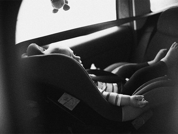 Mỹ: Lời giải cho vấn nạn trẻ tử vong vì bị bỏ quên trên ô tô