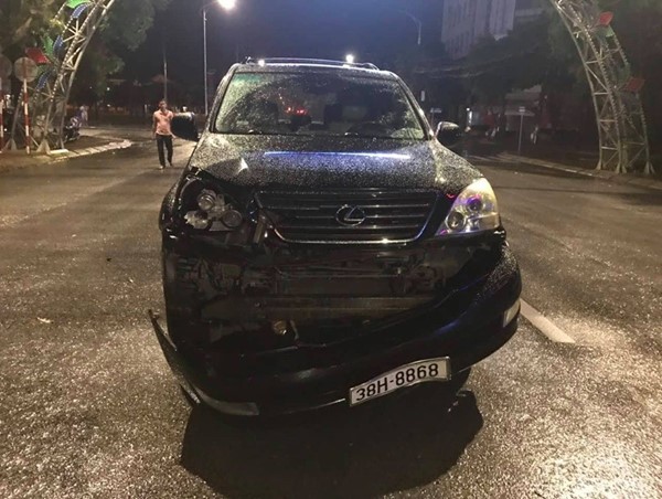 Va chạm với Lexus biển “lộc phát”, nam thanh niên tử vong tại chỗ