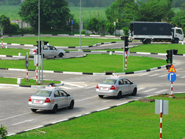 Danh tính hàng loạt cơ sở dạy lái xe chui tại Hà Nội