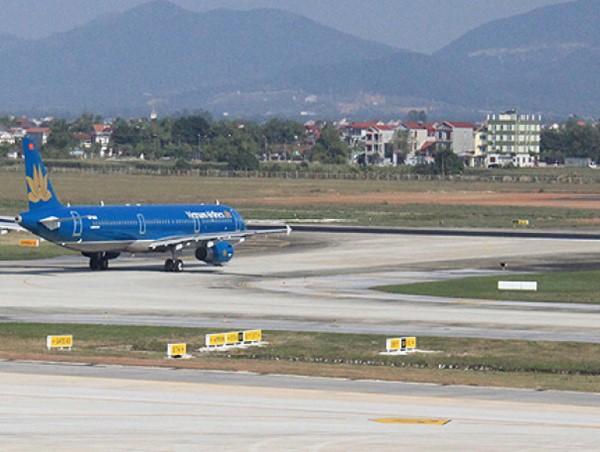 Nguy cơ đóng cửa đường băng sân bay Nội Bài vì xuống cấp nghiêm trọng