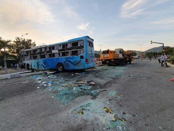 Khởi tố hình sự vụ tai nạn xe khách kinh hoàng ở Khánh Hòa