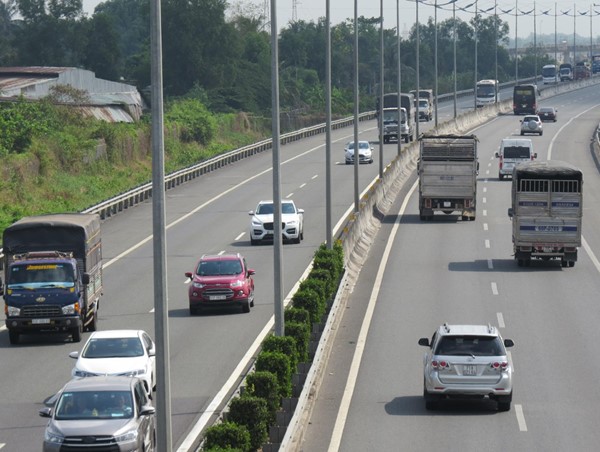Tiềm ẩn nhiều nguy cơ mất an toàn trên tuyến cao tốc TP.HCM - Trung Lương