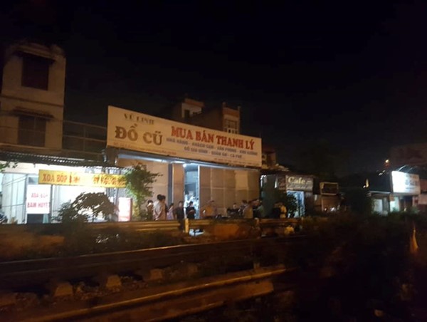 Hà Nội: Đi vệ sinh ở đường ray, nam thanh niên bị tàu hoả đâm tử vong