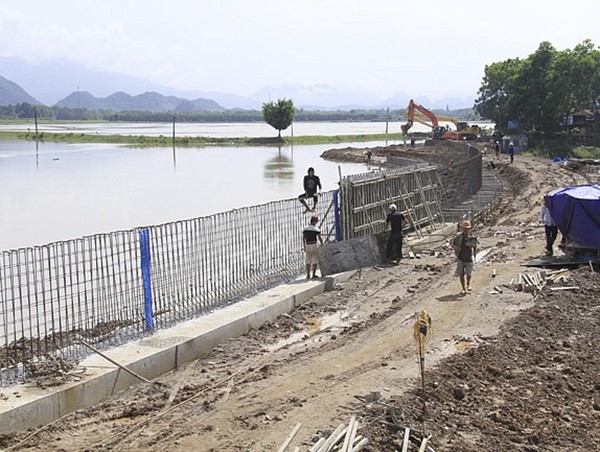 Gấp rút hoàn thiện đê Tả Bùi, người dân yên ổn mùa mưa bão