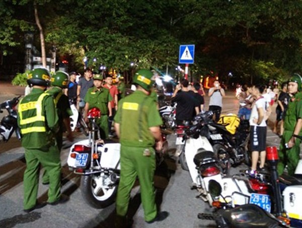 Công an quận Hoàn Kiếm tăng cường đảm bảo TT ATGT, chống đua xe trái phép