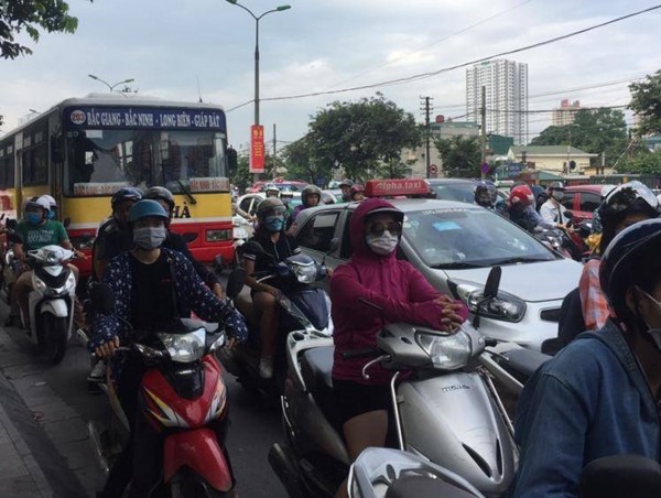 Hà Nội: Nhiều tuyến đường quá tải ngày đầu đi làm sau nghỉ lễ Quốc khánh