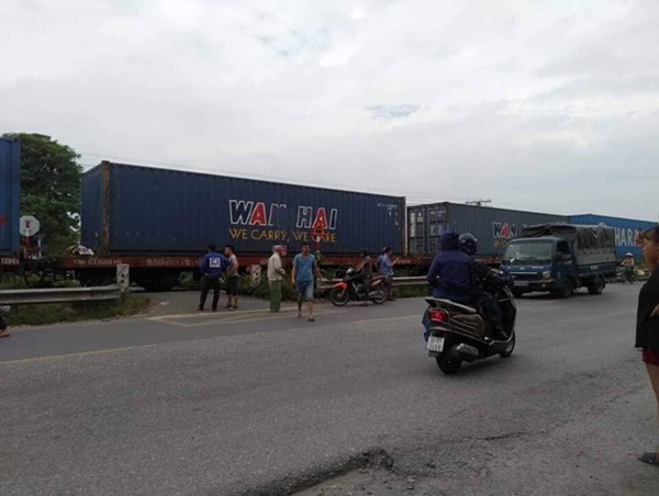 Hà Nội: Người đàn ông bị tàu hỏa tông tử vong