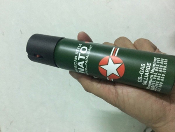 Liên tiếp phát hiện khách mang bình xịt hơi cay lên máy bay