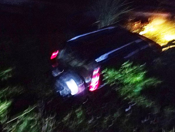 Xe 7 chỗ lao xuống ruộng trong đêm, tài xế chết tại chỗ, 2 người bị thương