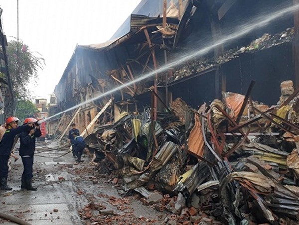 Chủ tịch Nguyễn Đức Chung yêu cầu khẩn trương tẩy độc môi trường, di dời nhà máy Rạng Đông