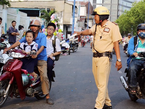 ATGT cho học sinh đến trường: Nỗi lo 'dột từ nóc' 