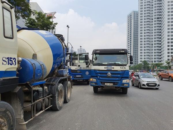 Ai “ưu ái” để xe bêtông Sungshin Vina “đại náo” trong giờ cao điểm?